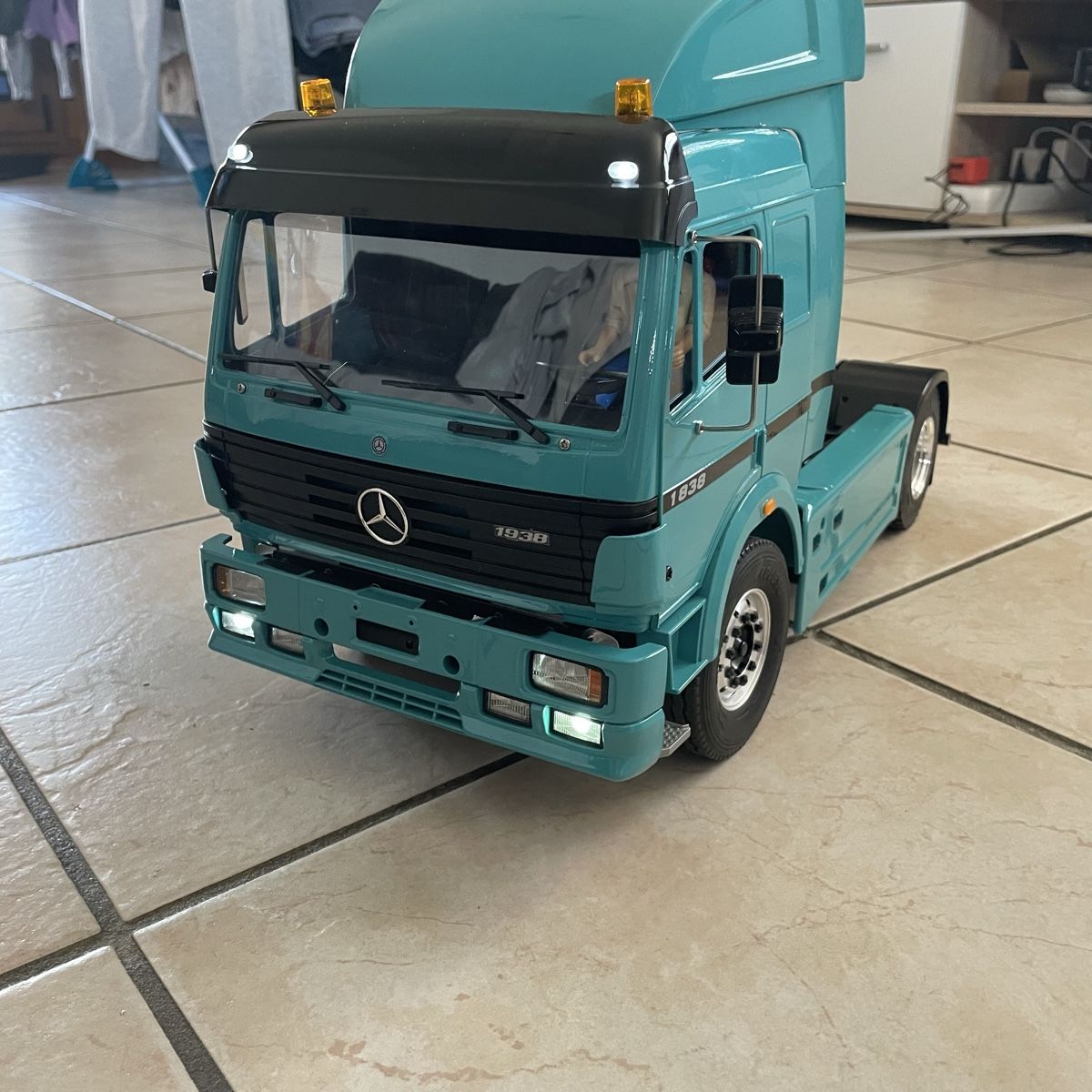 Tamiya RC Modellbau: Tamiya Mercedes 1838 – Gebraucht aus Mézières FR von Paulwalke3
