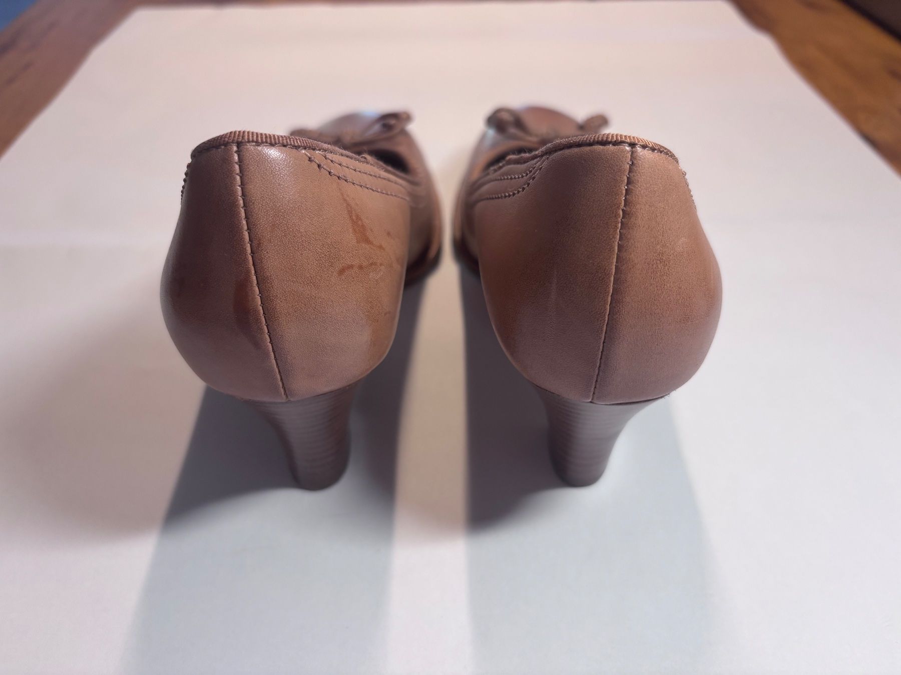 Clarks Chaussures femmes: Hellbraune, Clarks, Blockabsatz Leder Pumps in Gr.38 – D'occasion à Möhlin par MichaBS85 5