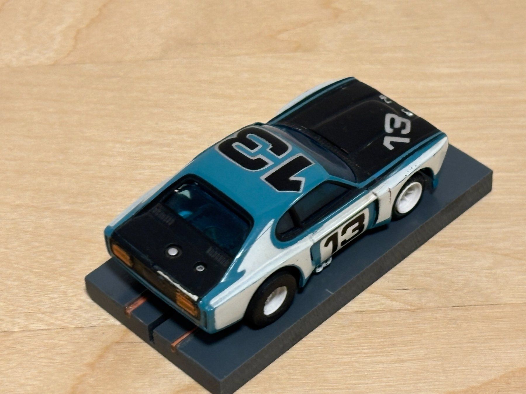 Faller Piste: Aurora AFX Capri blau/weiss #13 mit Originalbox – Usato da Bülach venduto da h0slotch 5