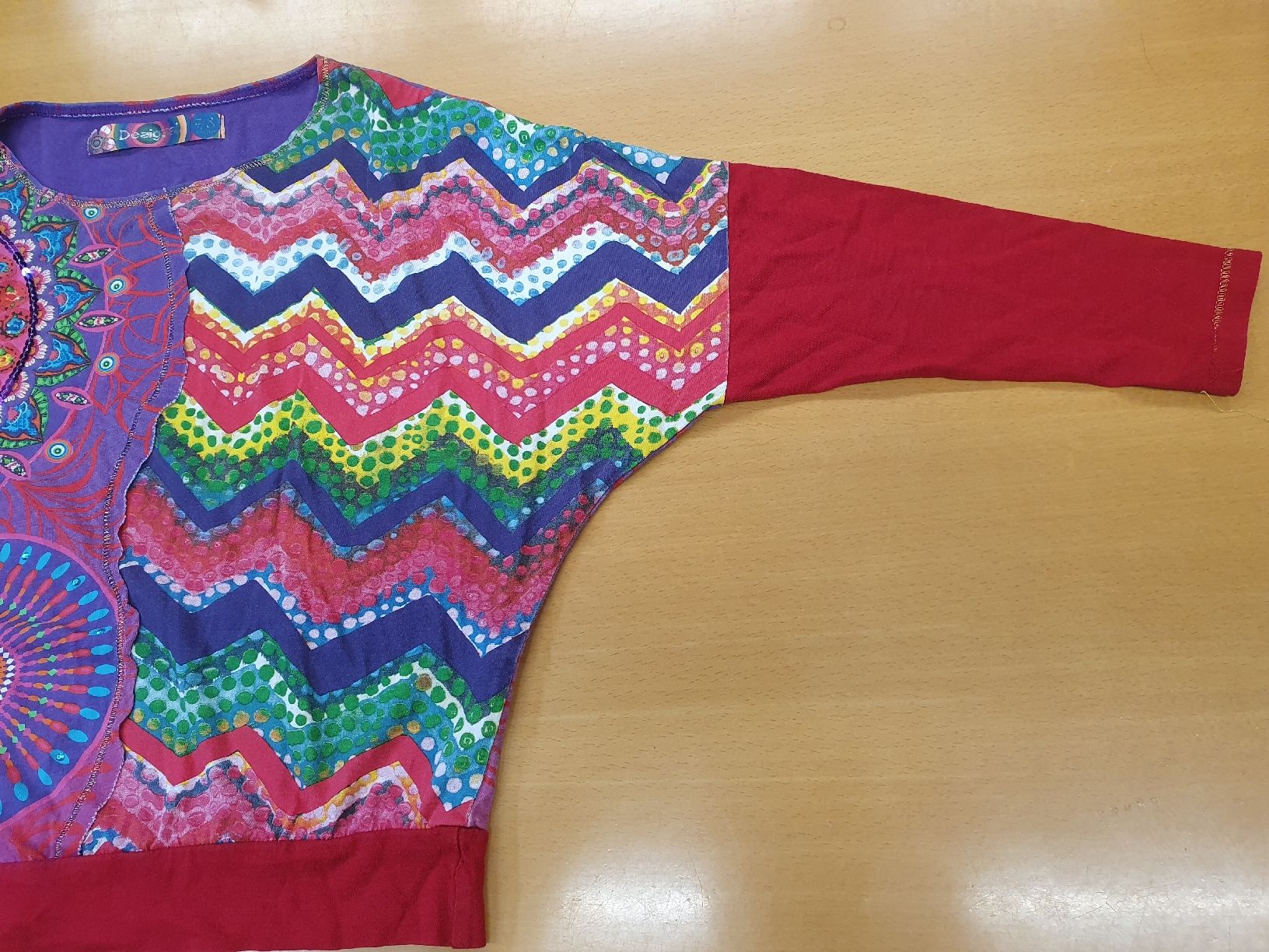 Desigual Pullover & Sweatshirts: Desigual pulli dünner stoff mädchen gr 7/8 jahre – Gebraucht aus Thun von Yuma84 3