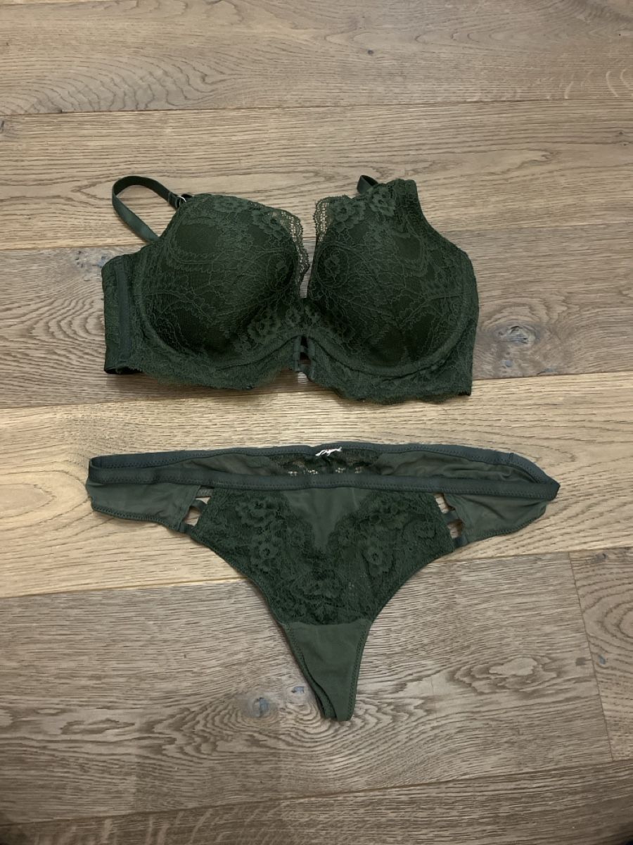 Altra biancheria intima: BH 75 D und String Grösse S Unterwäsche Set – Nuovo (secondo la descrizione) da Richterswil venduto da ste_yzq7