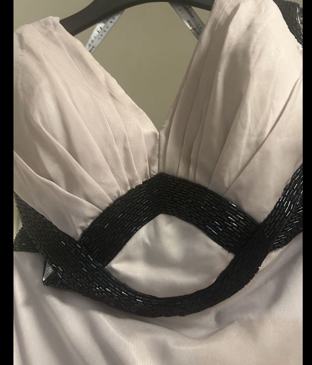 Robes: Abendkleid Unique Perlen bestickt lang hellgrau neuwertig – Neuf avec emballage d'origine à Marthalen par ber_5l95 2