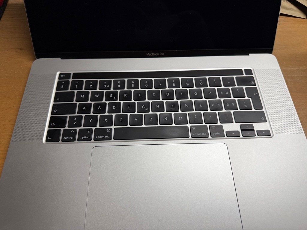 Apple Notebook: Apple MacBook Pro 16 i9 1TB SSD – Difettoso da Au SG venduto da bah_6f5w 3