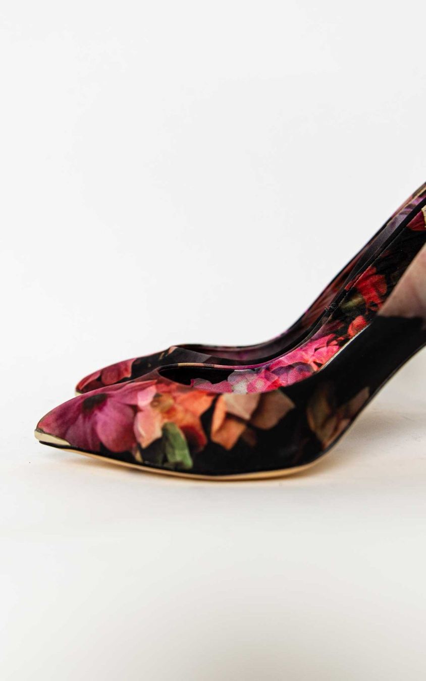 Ted Baker Scarpe da donna: Ted Baker Floral Pumps - Gr. 37 – Nuovo (secondo la descrizione) da Illnau venduto da Monkky 3