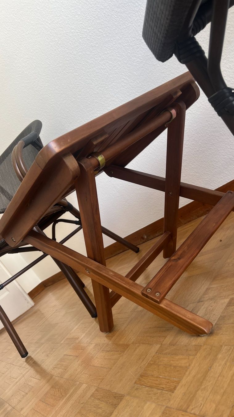 Set di tavolo e panche: Coffee table + 2 garden chairs, perfect for summer! – Usato da Basel venduto da haguen_tr9f 4