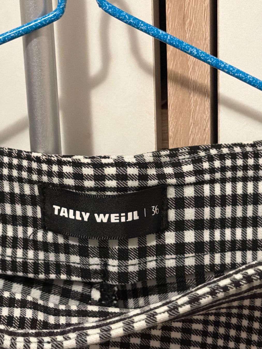 Tally Weijl Pantaloni: Short für Mädchen große 36 – Usato da Dällikon venduto da YOTECH 2