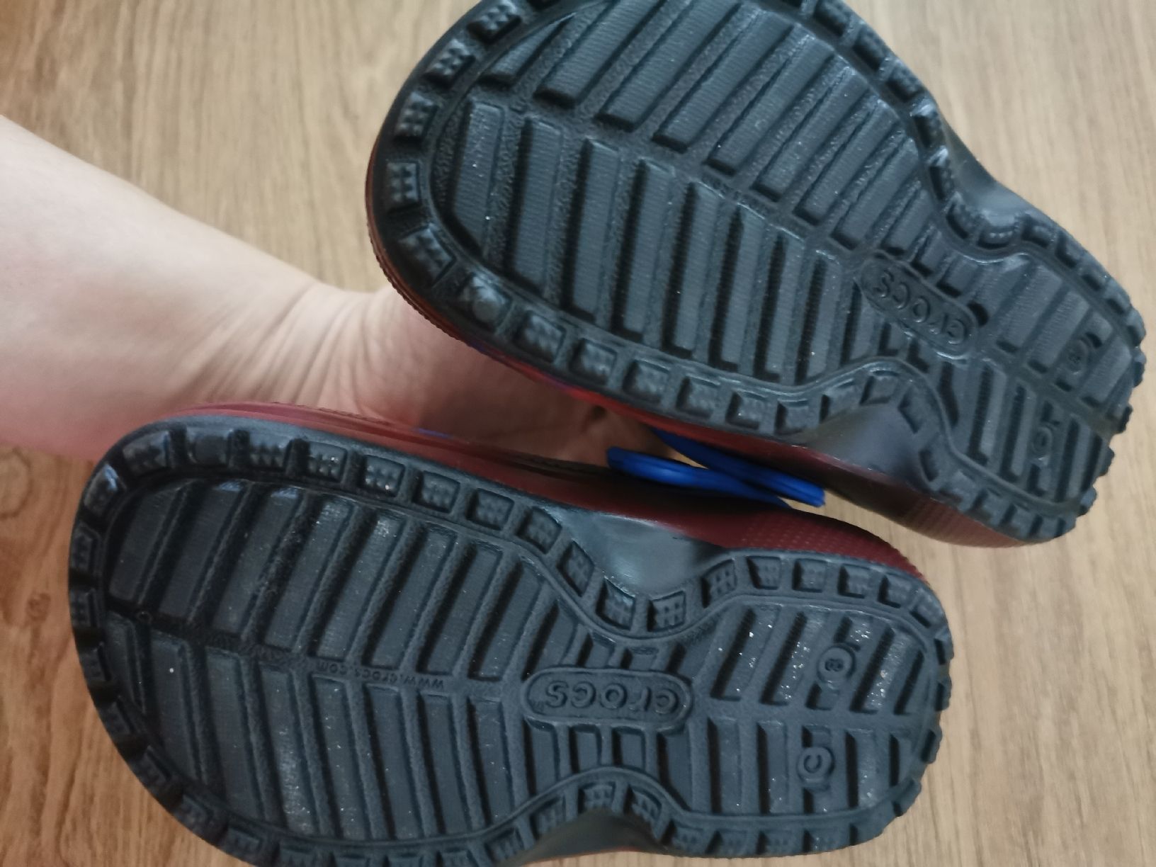 Scarpe da uomo: Kuschelige Crocs Grösse 24/25, Unisex – Nuovo (secondo la descrizione) da Cham venduto da julayla 5