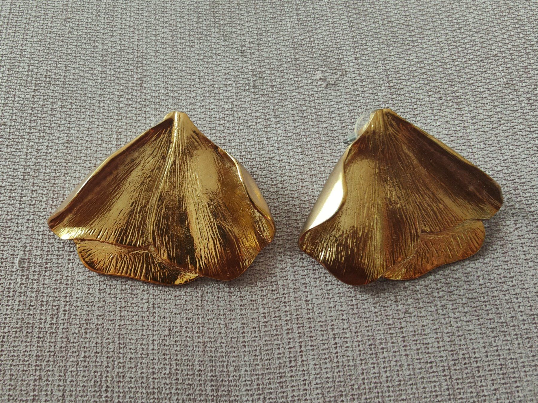 Ohrringe & -stecker: Statement-Ohrstecker Ginko, Modeschmuck (Scalpers) – Gebraucht aus Thun von flower0211