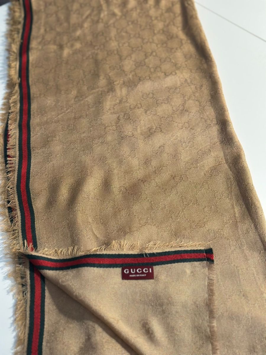 Gucci Foulards, Tücher & Schals: Écharpe Gucci  – Gebraucht aus Denges von tin_2fxr 4