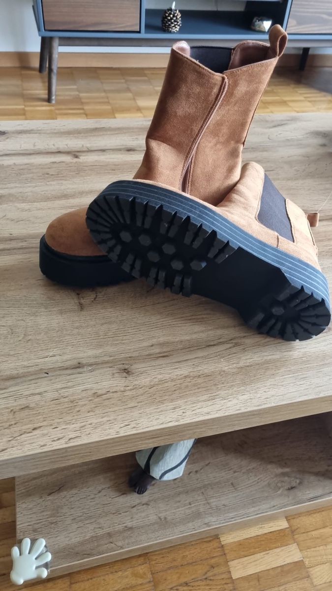 Chaussures femmes: Stiefel Größe 40 – Neuf (Voir description) à Adliswil par rossoelmare 1