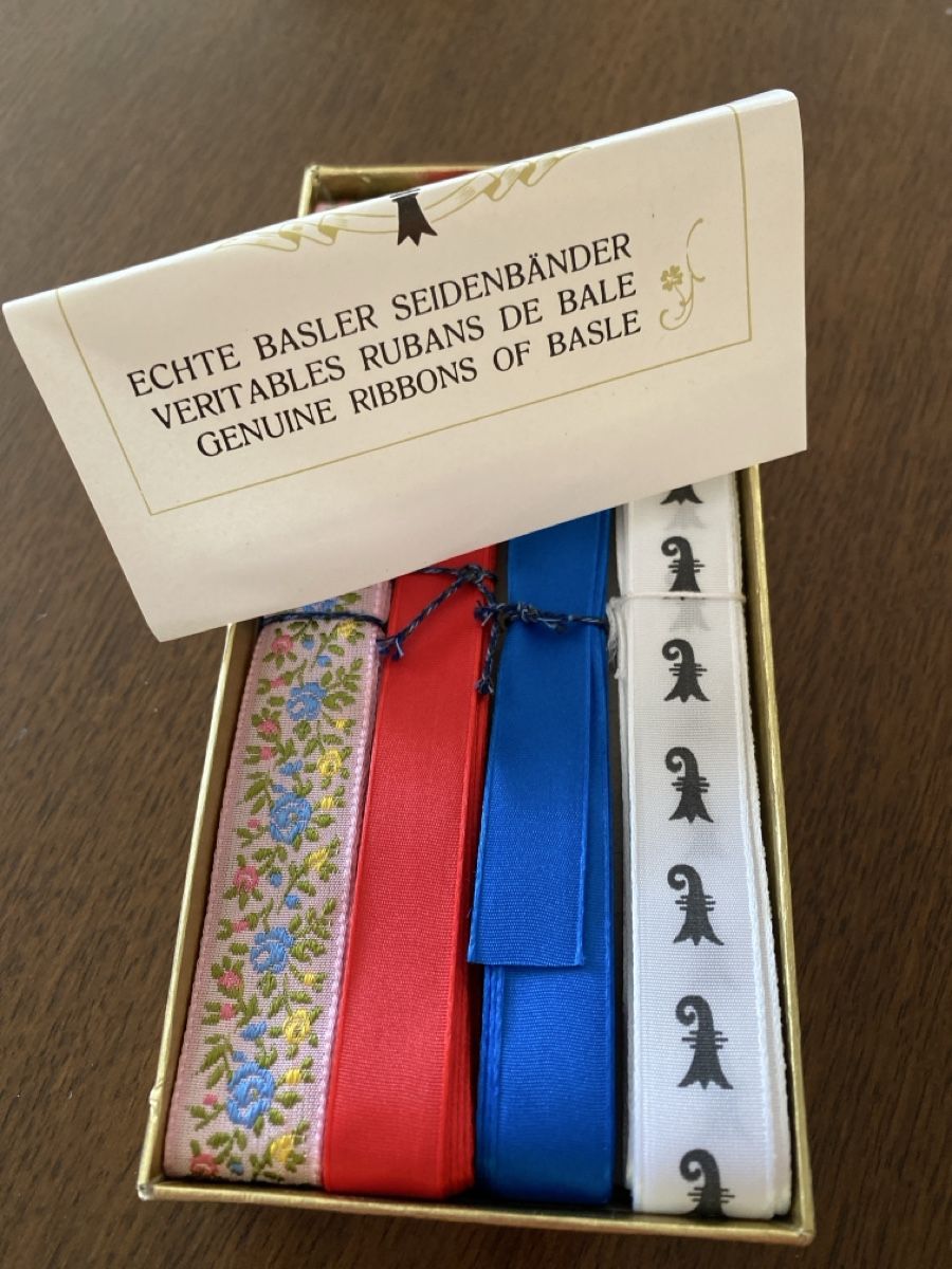 Rubans décoratifs: Echte Basler Seidenbänder-Set  Vintage & Originalverpackt – Neuf avec emballage d'origine à Illnau par Sniwi67 3