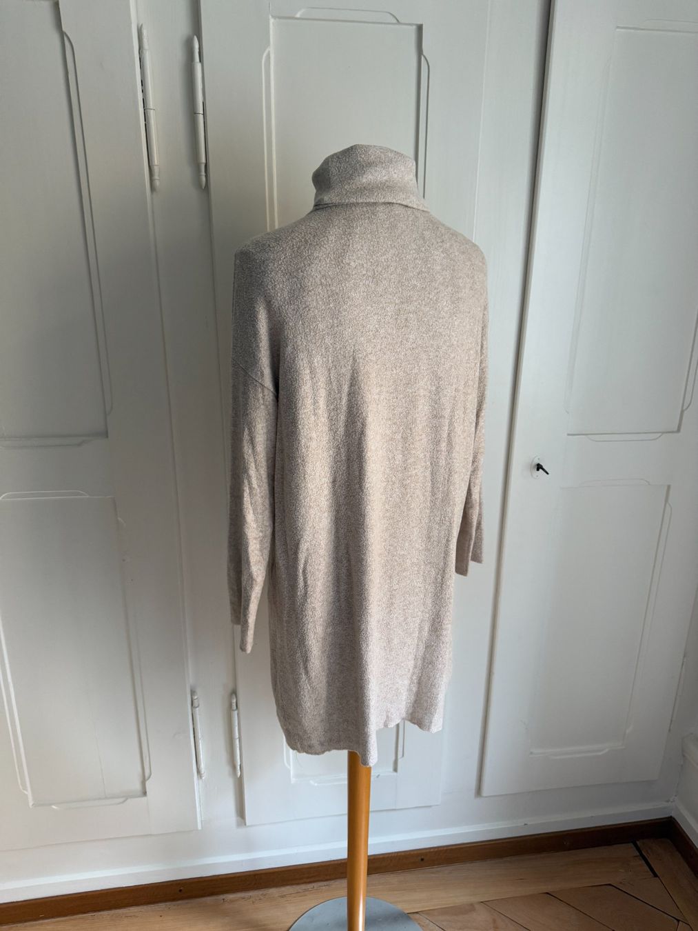 Zara Vestiti: ZARA - Strickkleid beige mit Rollkragen M – Usato da Zürich venduto da Diazaio 2