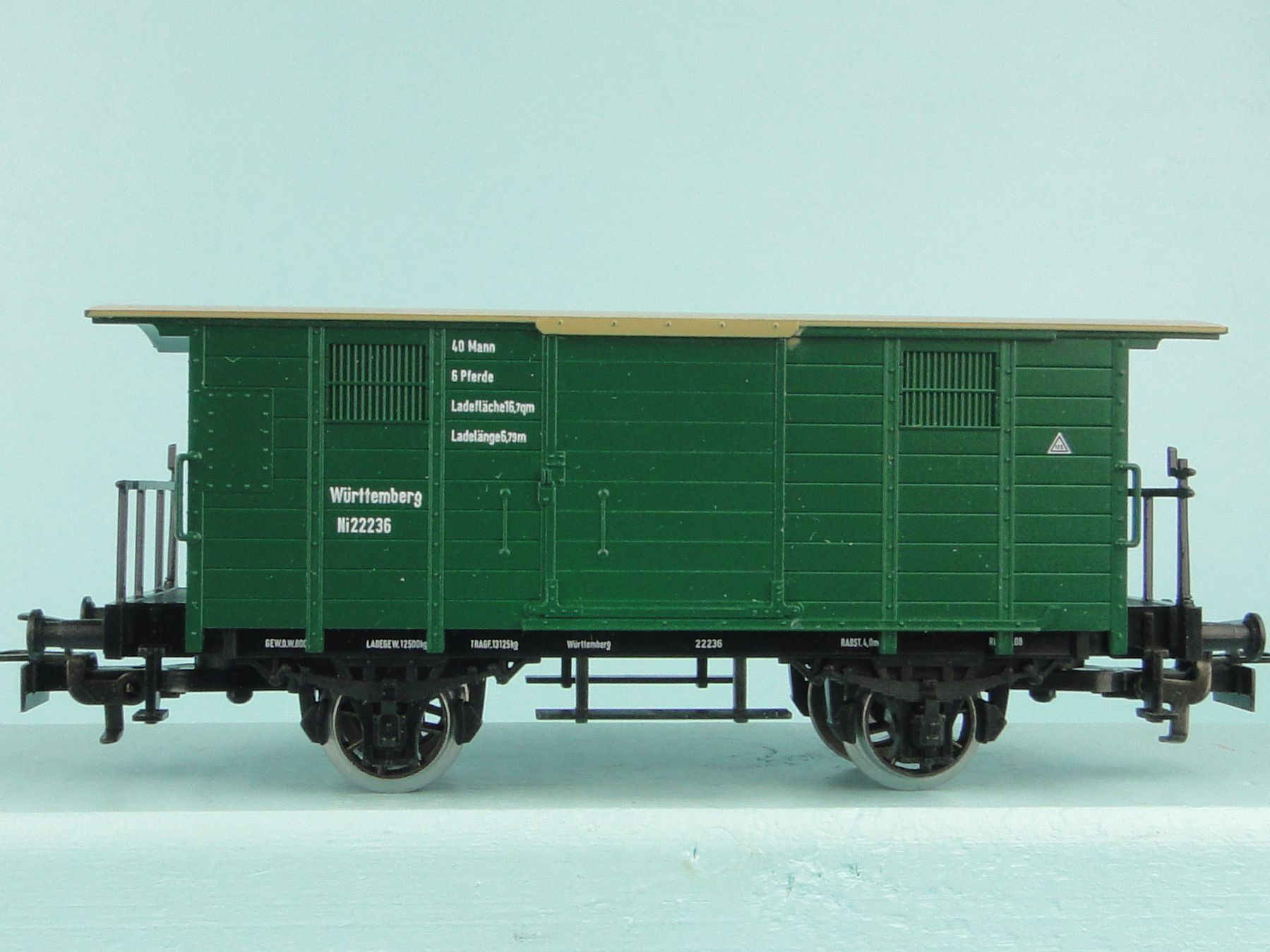 Märklin Modellini di ferrovie: Märklin 4685 Gedeckter Güterwagen – Usato da Bülach venduto da cann11 4
