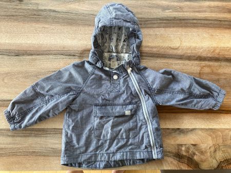 Leichte Jacke für den Übergang im 74 von H&M