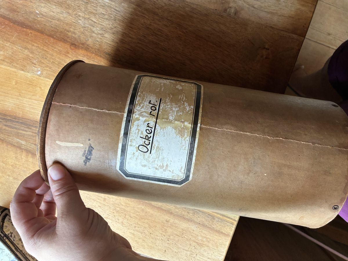 Contenitori & Simili: Antiker  Behälter Ocker Rolle Vintage  – Usato da Schlossrued venduto da sumoggu 3