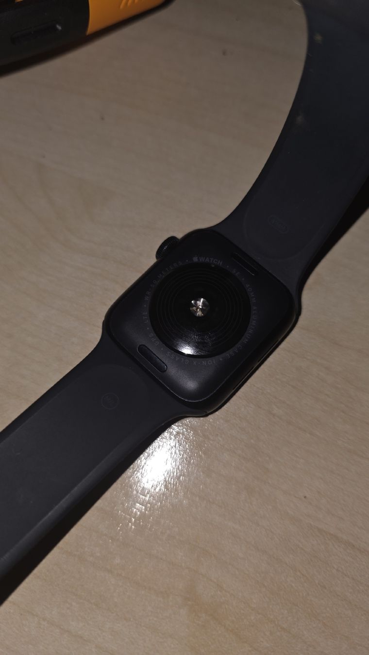 Apple Smartwatch: Apple Watch SE mit kabel – D'occasion à Winterthur par ich_8frx