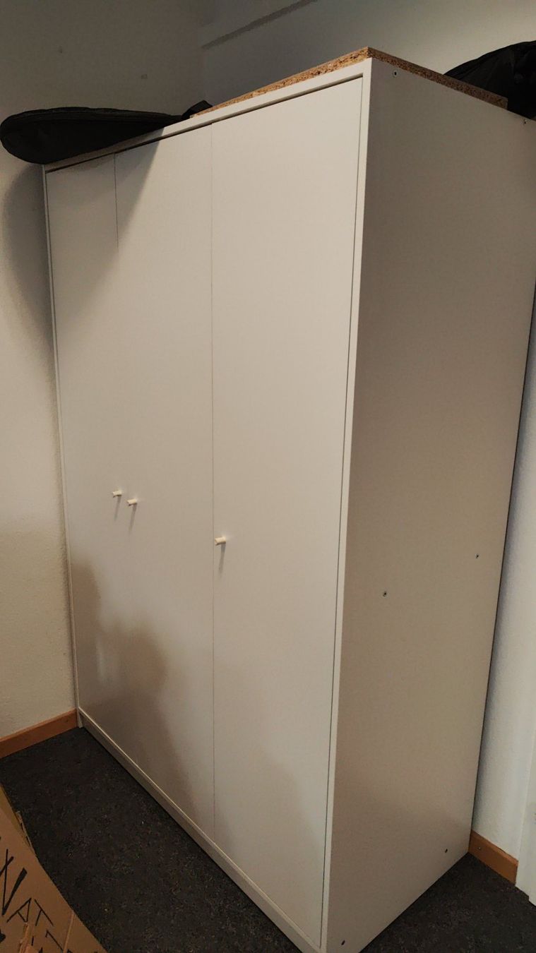Ikea Armadi: IKEA Schrank KLEPPSTAD – Usato da Zürich venduto da C.Zollinger