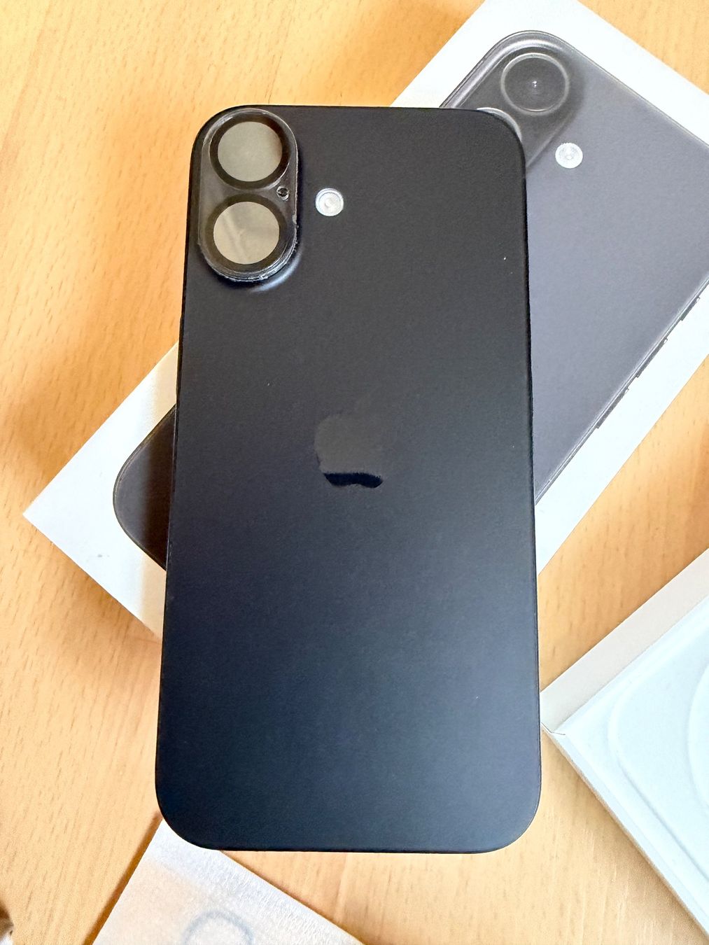 Apple Telefoni cellulari / Smartphones: Wie neu iPhone 16 128gb Black – Nuovo (secondo la descrizione) da Uznach venduto da enrico06 4