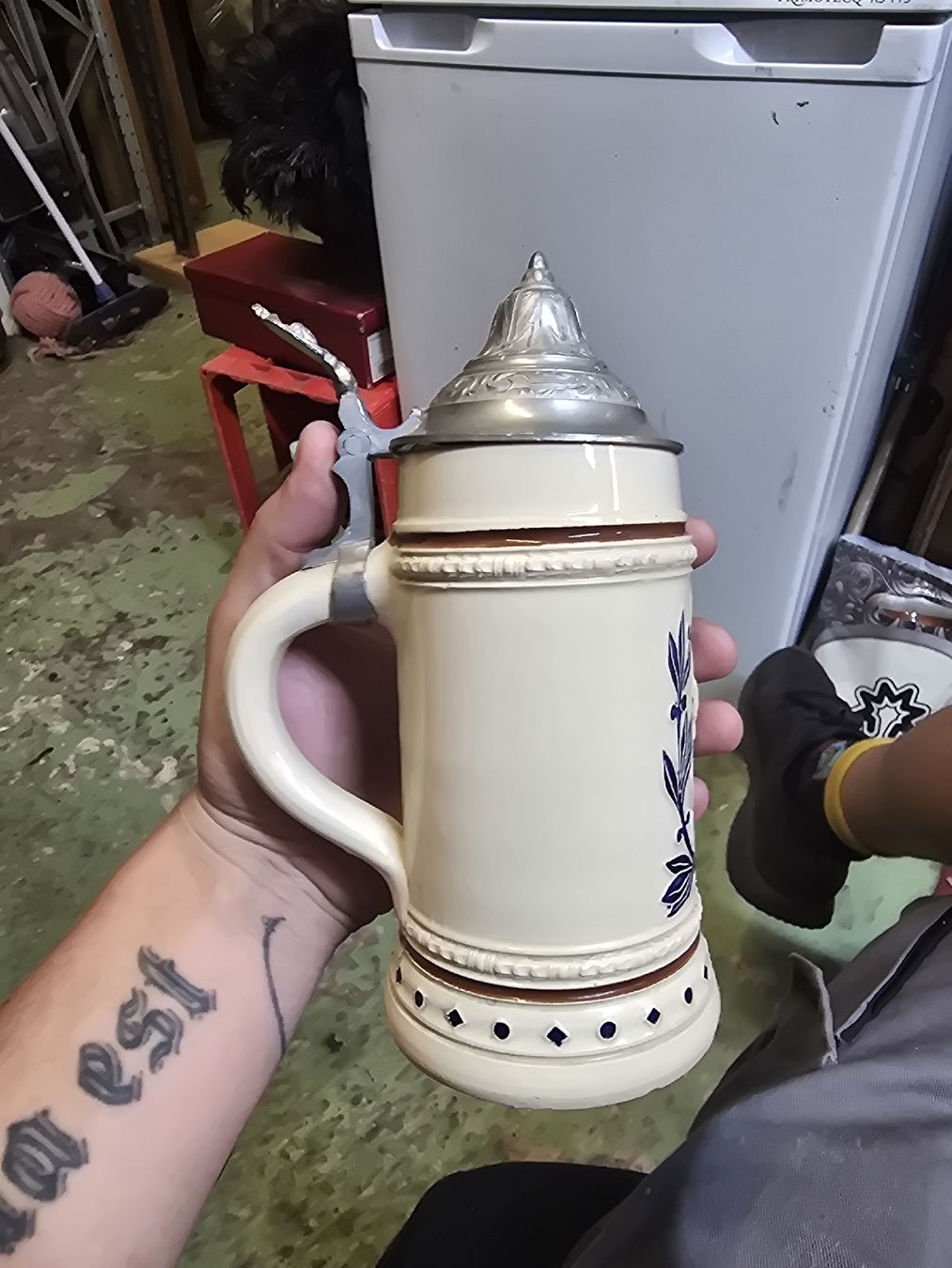 Bicchieri: Bierkrug mit Zinndeckel alt (D1) – Usato da Rorschach venduto da TimelessTrading 2