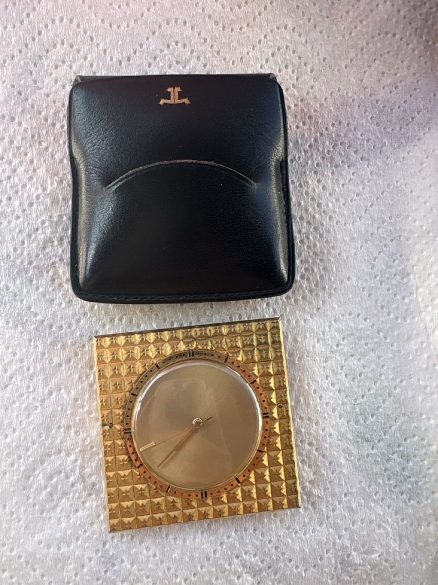 Jaeger-Lecoultre Sveglie: Réveil Jaeger-LeCoultre doré – Usato da Versoix venduto da tem_f7yk