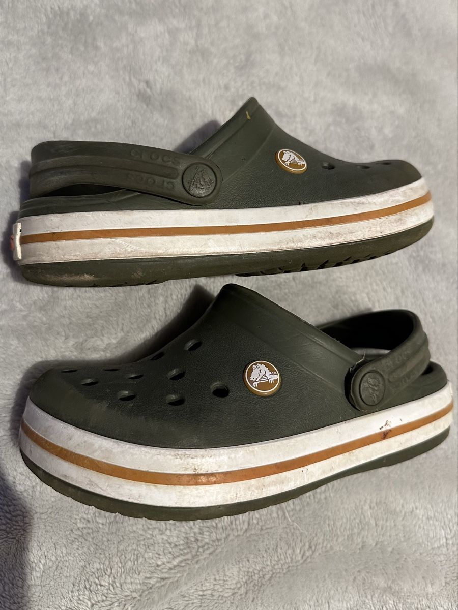 Crocs Herrenschuhe: Dark Green CROC Size 32.5 (200mm) – Gebraucht aus Büren an der Aare von bradlee512 1
