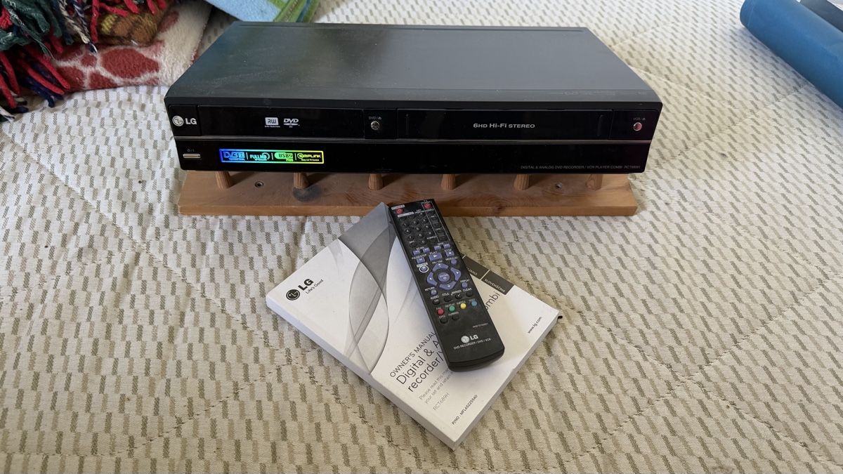 LG Sistemi audio & multimediali: LG DVD und VHS Player – Usato da Chur venduto da tblr