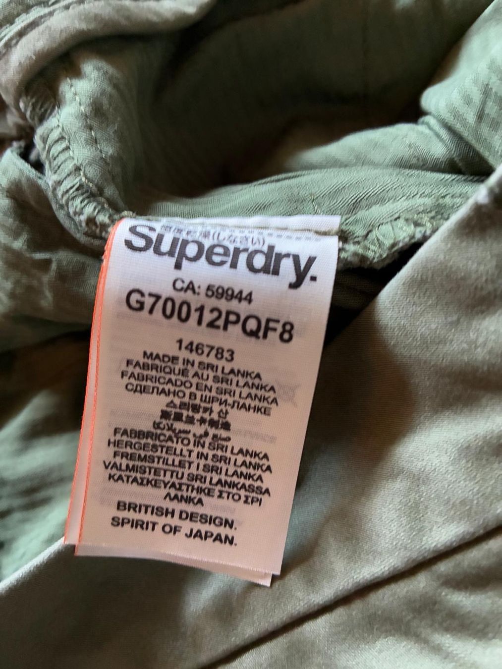 Superdry Pantaloni: SUPERDRY – Usato da Rümlang venduto da har_z6qv 5