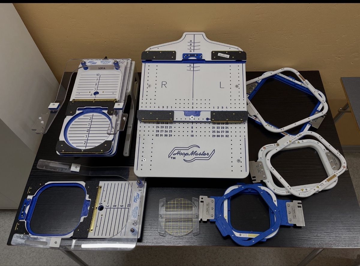 Cerchi da ricamo: Hoop Master Station mit Zubehör  – Usato da Rombach venduto da jjn