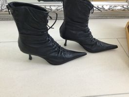 Neue schwarze Lederstiefeletten, Grösse 36