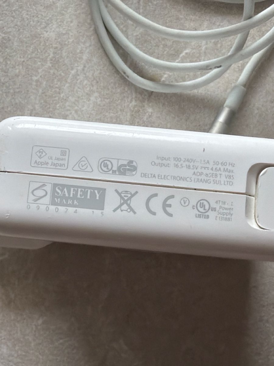 Apple Chargeur: MacBook Ladekabel – D'occasion à Buttikon SZ par alf_g6sd 1