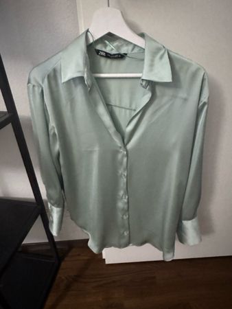 Schicke Zara Satin Bluse Mintgrün Gr. S Sommerlich leicht