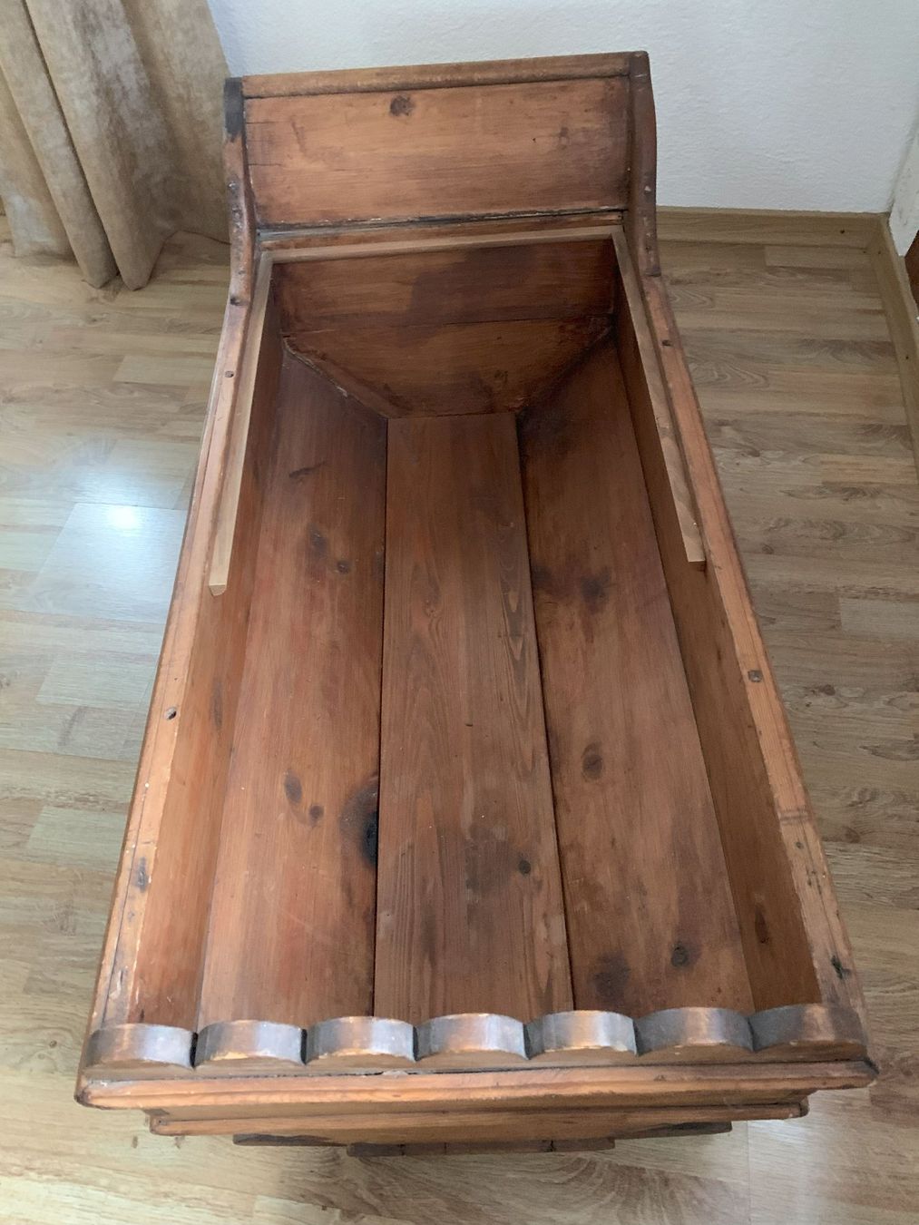 Articoli in legno: Antike ca. 100-jährige Holzwiege – Usato da Horw venduto da Kiriku0 2