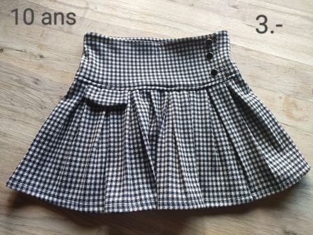 Jolie jupe à carreaux pour fille, taille 10 ans!