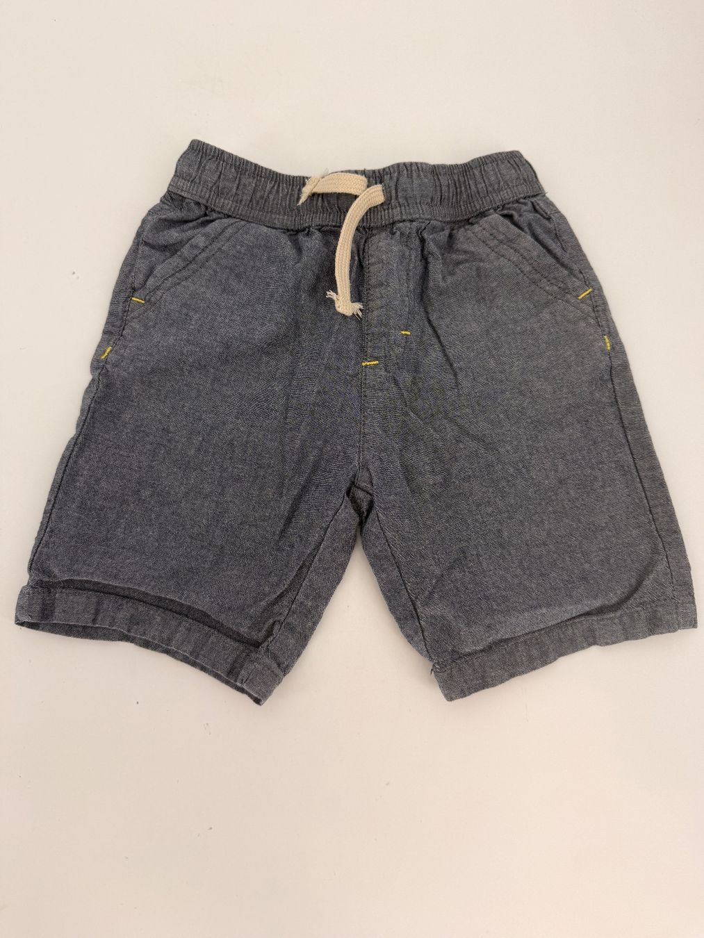 Pantaloni: Jeans Shorts Gr. 98 von Smile – Usato da Auenstein venduto da moin.