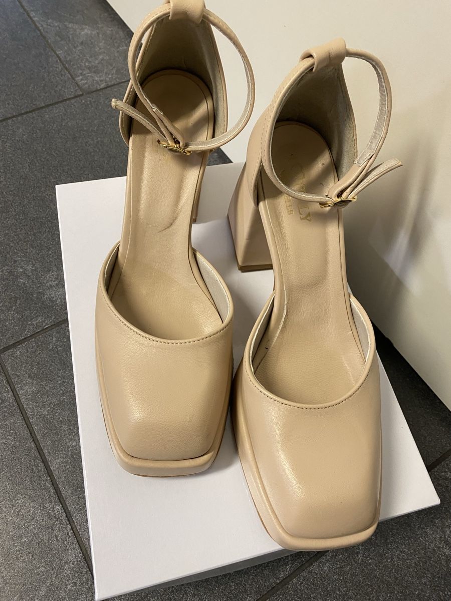 Damenschuhe: High Heels Gr. 39 – Gebraucht aus Baar von kamasija 1