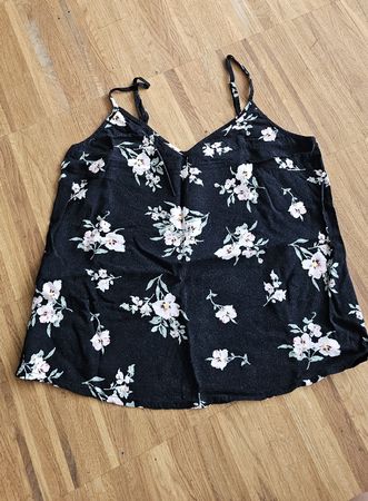 Schönes Top von Vero Moda, Grösse M, ideal für den Sommer!