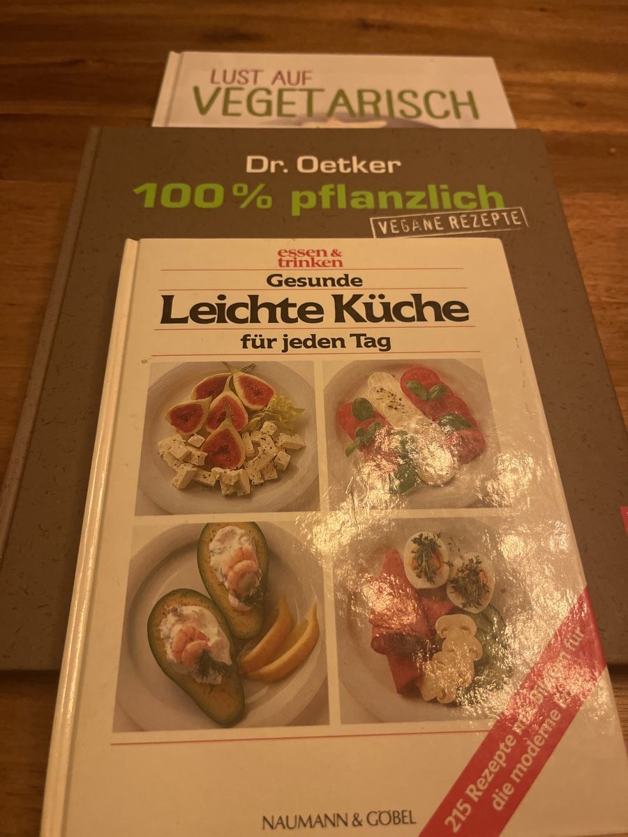 Libri: 3 Kochbücher Vegan Vegetarisch – Usato da Dietikon venduto da Ute7092