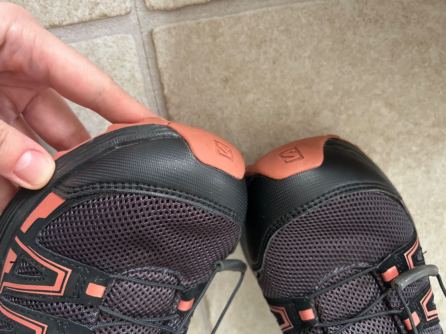 Salomon Scarpe da donna: Baskets Salomon comme neuves, pointure 39 1/3 – Usato da Courroux venduto da Yermakova 3