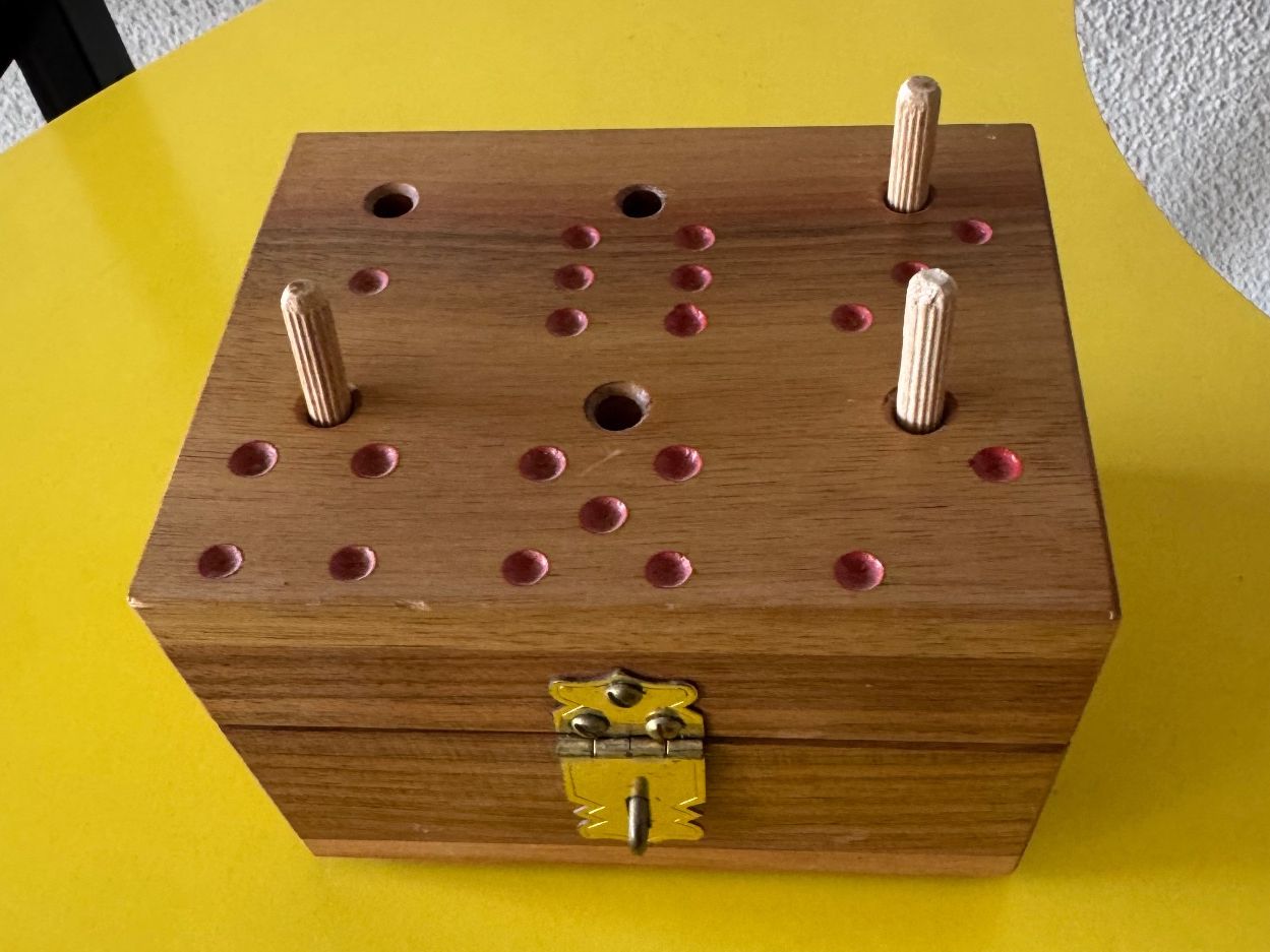 Giochi: Spiel Würfelspiel Geschicklichkeit Handmade – Nuovo (secondo la descrizione) da Steffisburg venduto da smocky17