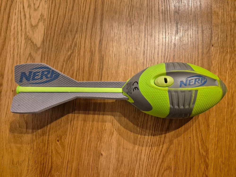 Vortex Rakete Wurfball - Leichter Schaumstoffball Mit Pfeifgeräusch Für Weite Würfe