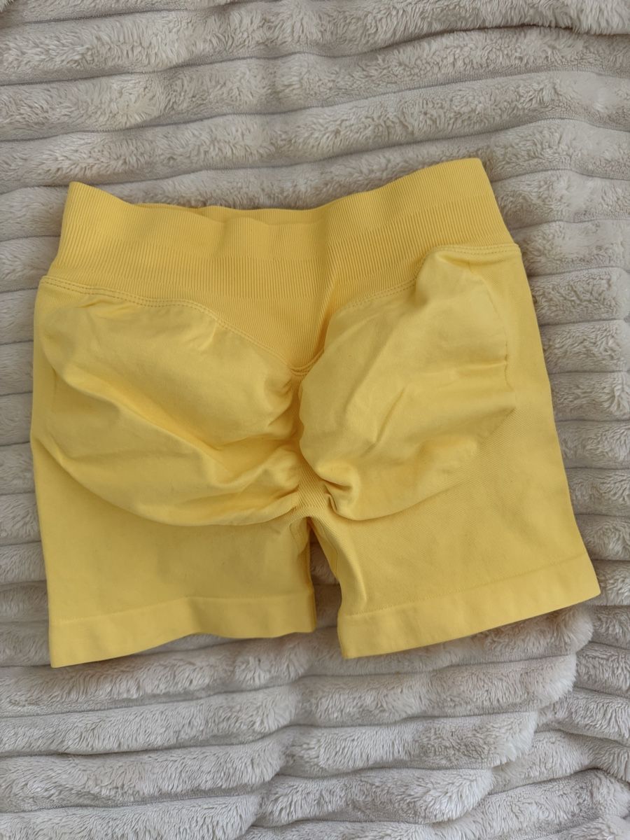 Leggings: Shorts yellow size S new  – Neuf (Voir description) à Gränichen par Domsiiiii