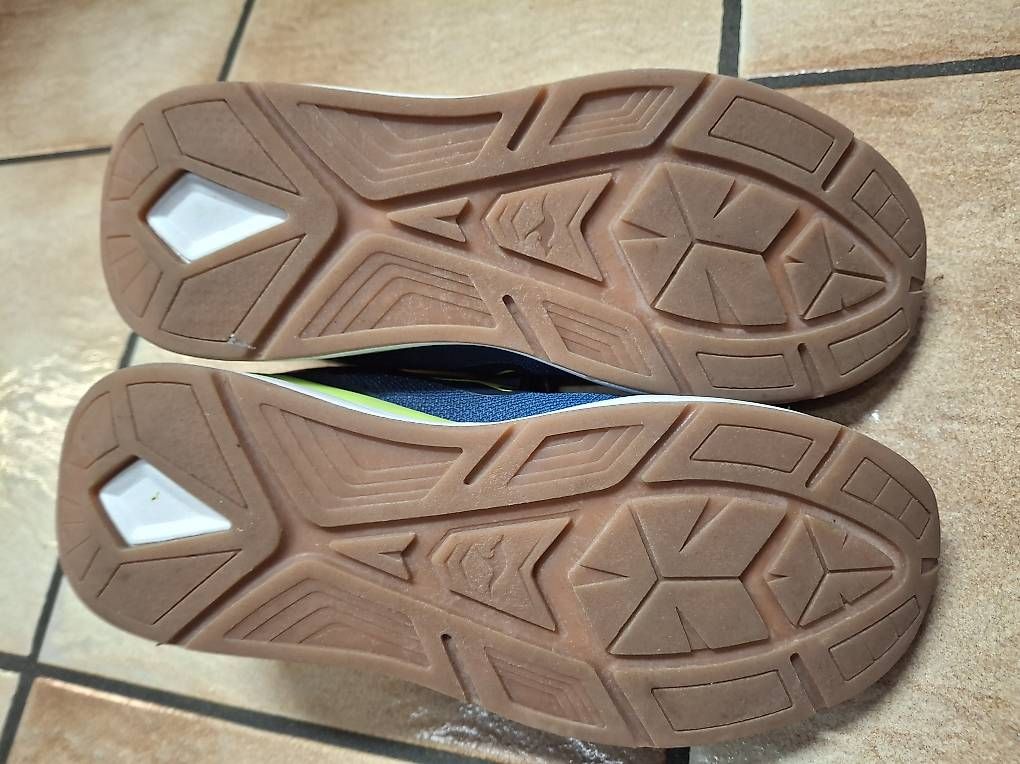 Scarpe per ragazzi: Kinderturnschuhe 34 – Usato da Eriswil venduto da swe_t72b 2