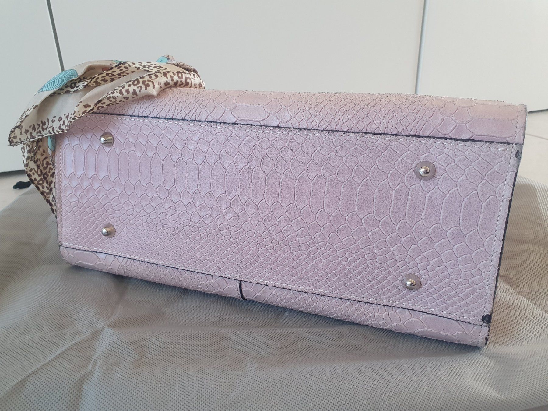 Borse da donna: Handtasche Leder Rosa mit Kroko-Optik – Usato da Möriken AG venduto da Xaendu 3
