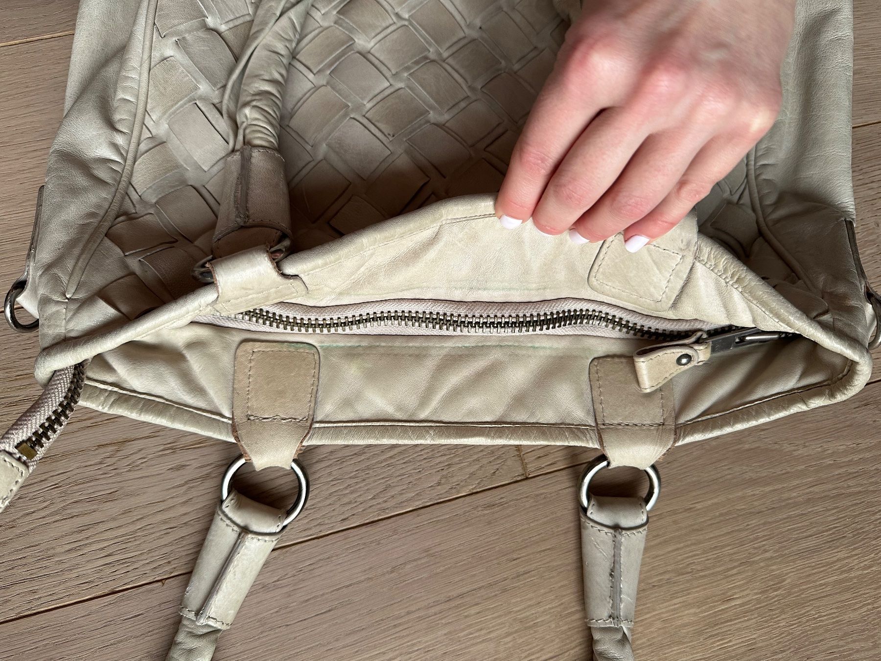 Borse da donna: Leather shopper bag by Urban Code (London) – Usato da Zug venduto da Nat.yushkevich 8