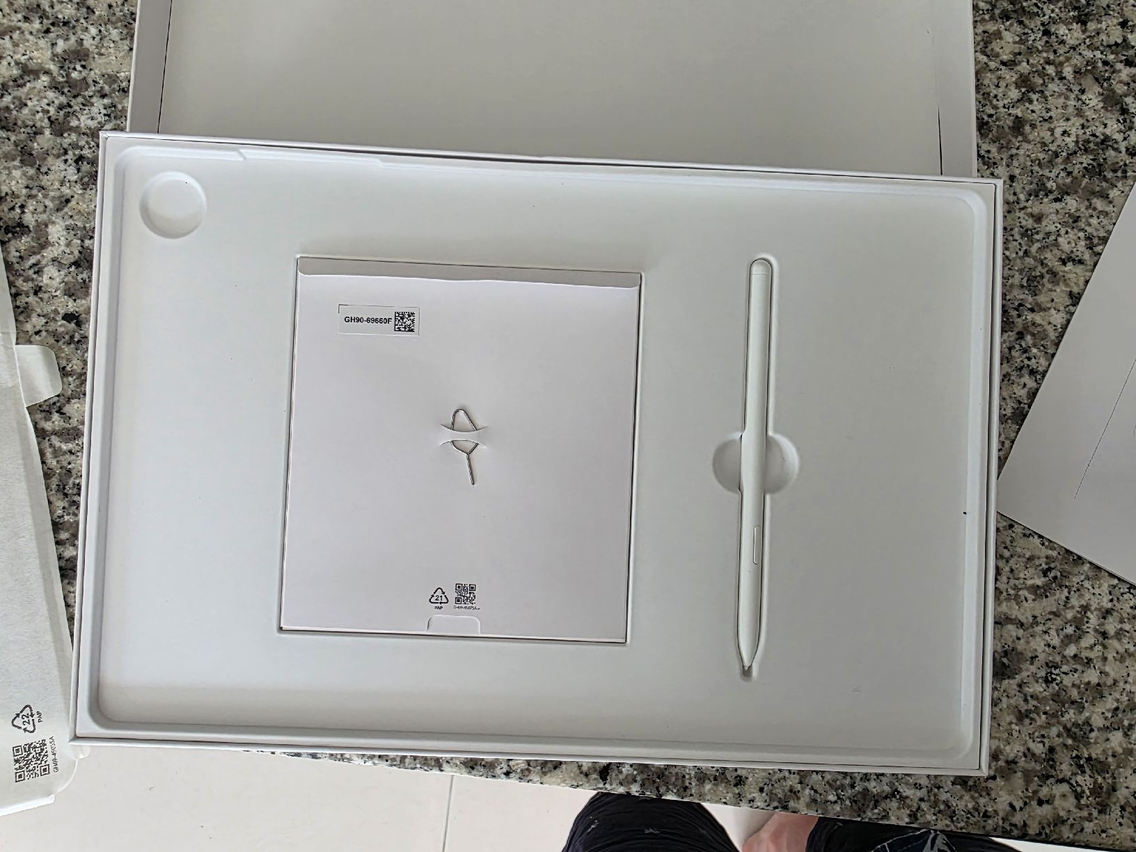 Samsung Tablet PC: Tablette Samsung Galaxy Tab S10 FE+ avec clavier  – Usato da Hermenches venduto da leo1803 6