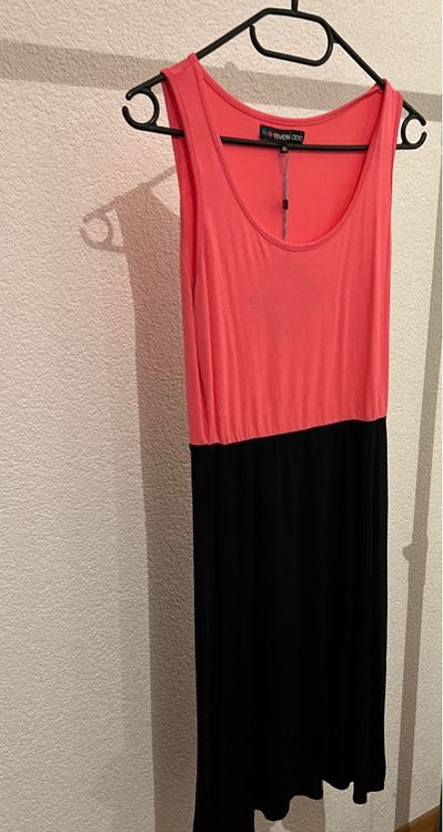 Robes: NEU Sommerkleid Gr. S - schwarz/pink, neuwertig – Neuf avec emballage d'origine à Güttingen par Pinguin.