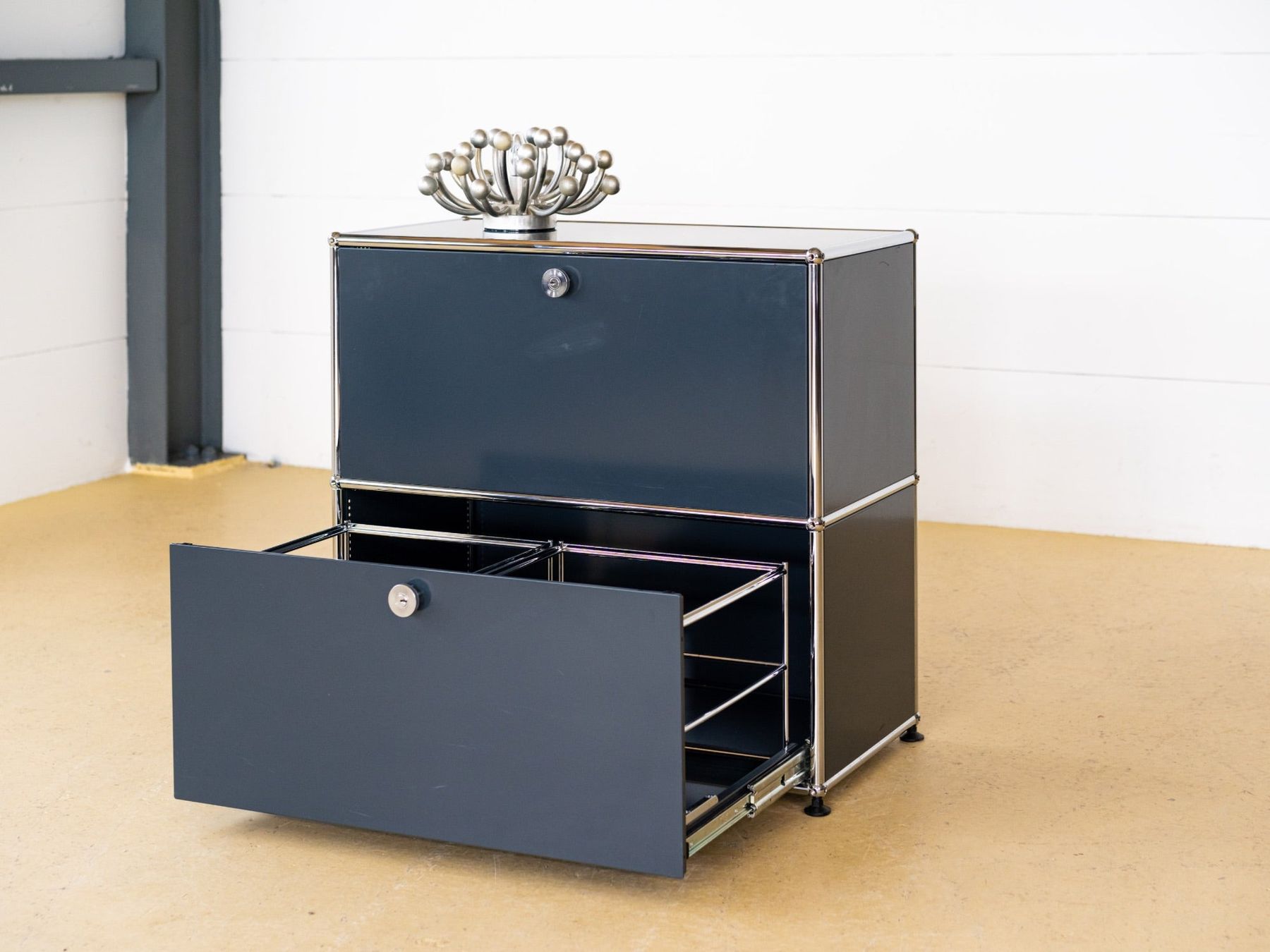 USM Commodes: USM Haller Sideboard | Anthrazitgrau | Neuwertig – D'occasion à Meinisberg par atelier_TILIJA 2
