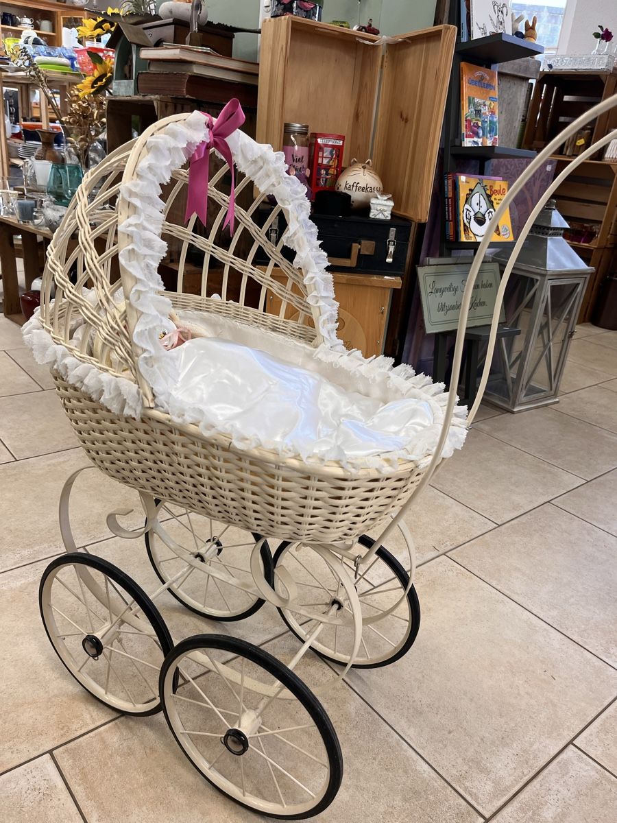 Carrozzine per bambole: Puppenwagen inkl. Puppe – Usato da Willisau venduto da AnNis_B. 1