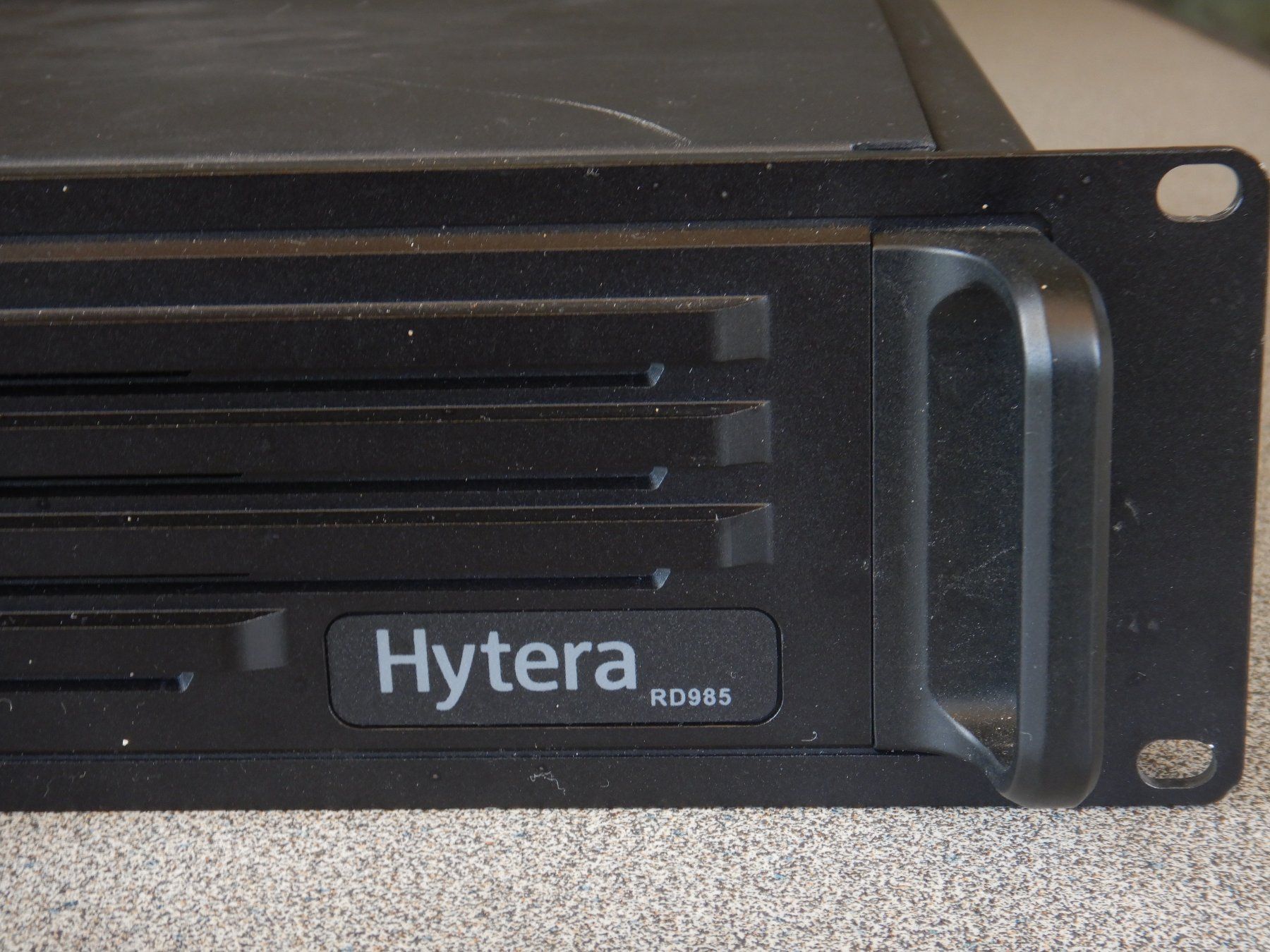 Hytera Funktechnik: Hytera DMR-Relais RD985U - defekt – Defekt aus Cham von Qrl 1