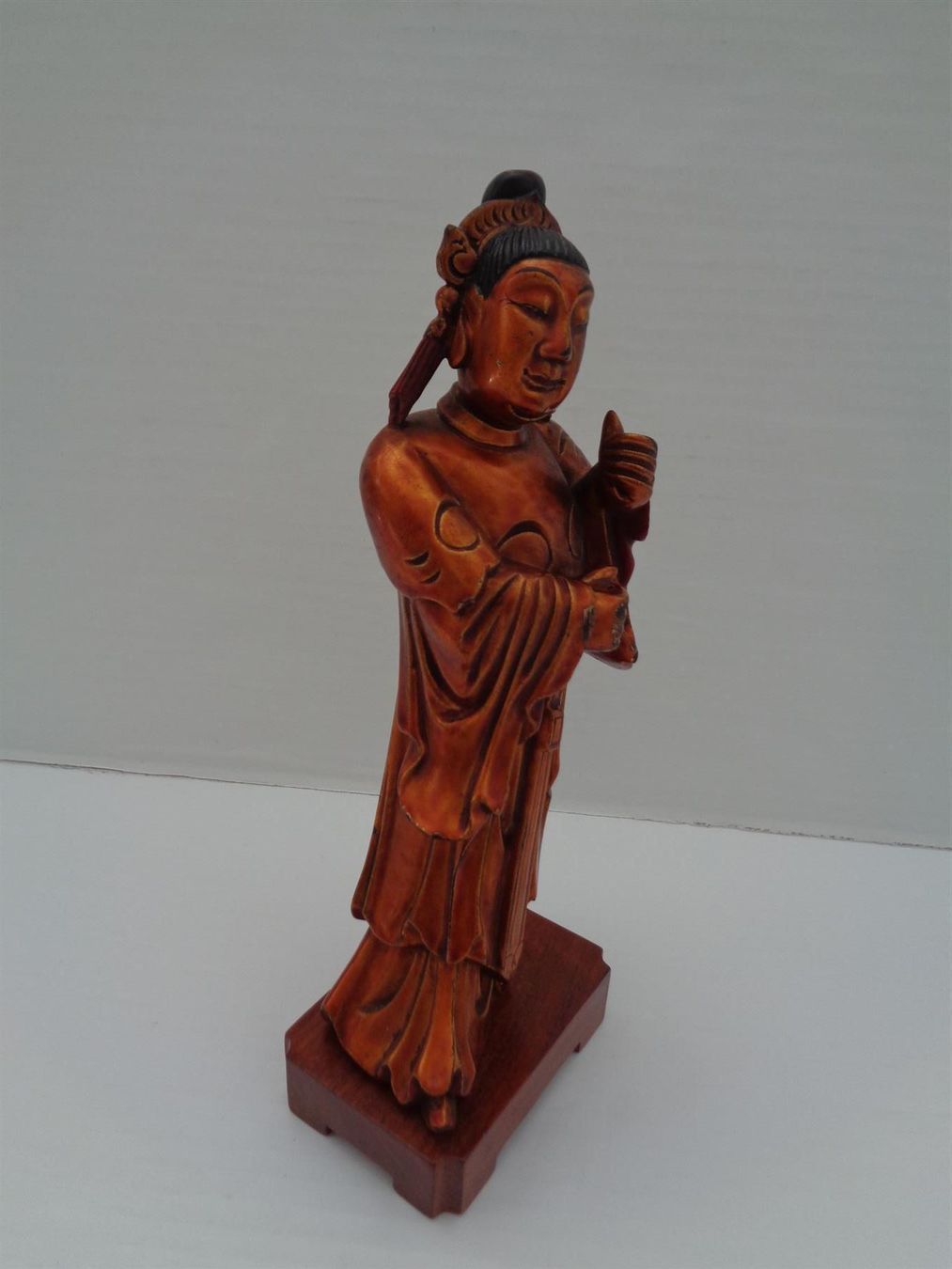 Sculture & Statue: China geschnitzte Holzfigur auf Sockel – Usato da Chur venduto da omonia 2